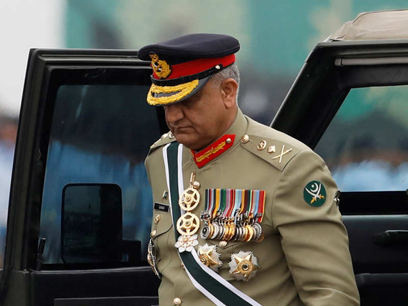 पाकिस्तानी सेना और पुलिस के बीच तनाव जारी, दोनों ओर से लगाए जा रहे