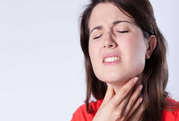 Taking a persistent sore throat lightly will be heavy for health may be a  sign of these serious diseases| लगातार गले में खराश को हल्‍के में लेना सेहत  को पड़ेगा भारी, इन